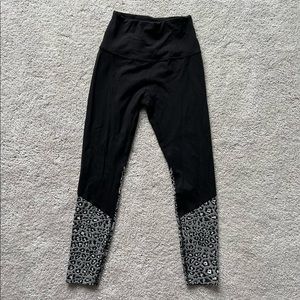 Beyond yoga womens small high waist leopard leggings